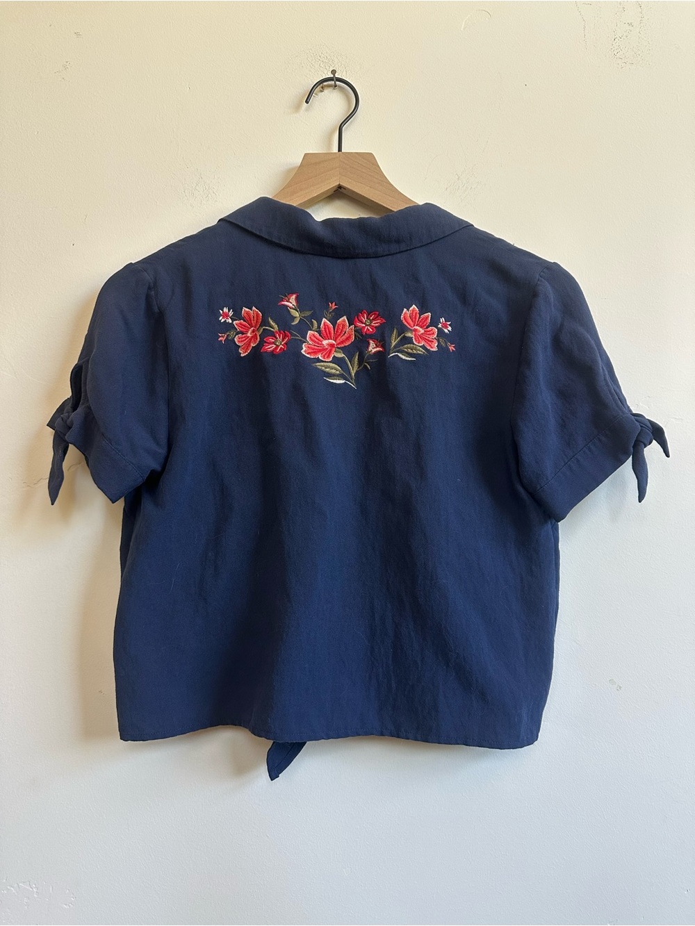 Embroidered Navy Blue Tie-Front Crop Top - S